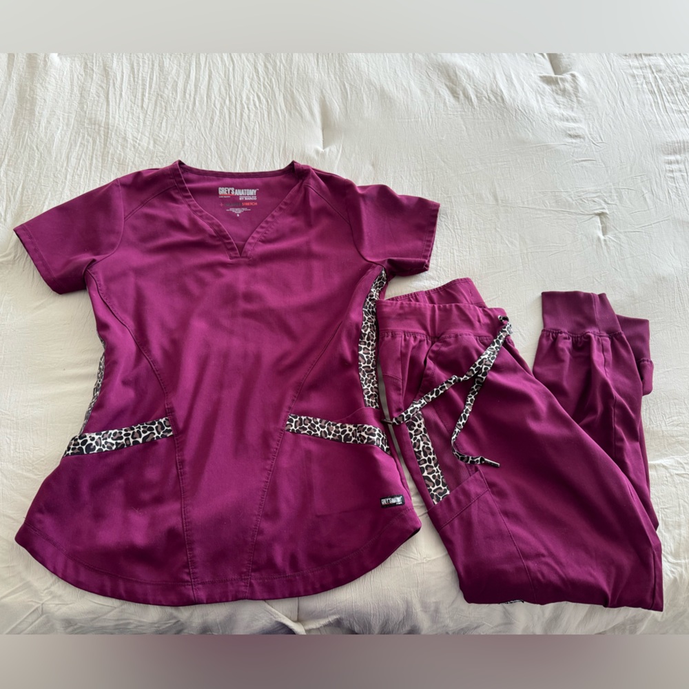 Greys Anatomy Scrub Set
